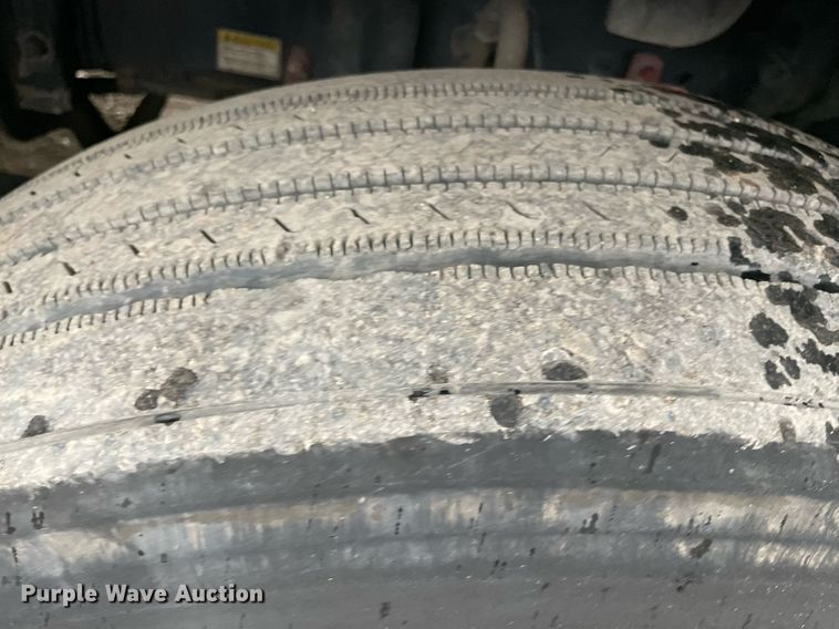 image for item NY9878 2018 Freightliner Cascadia 125  semi truck