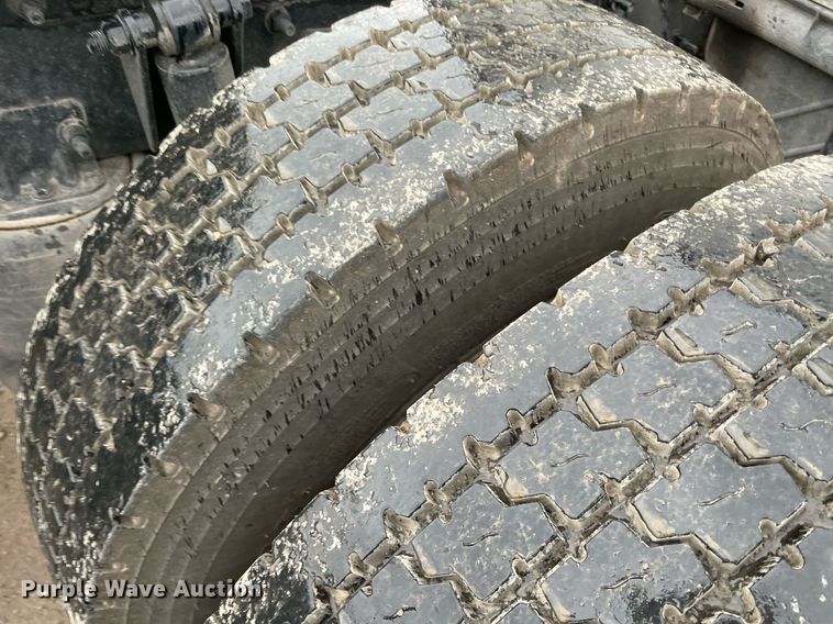 image for item NY9878 2018 Freightliner Cascadia 125  semi truck