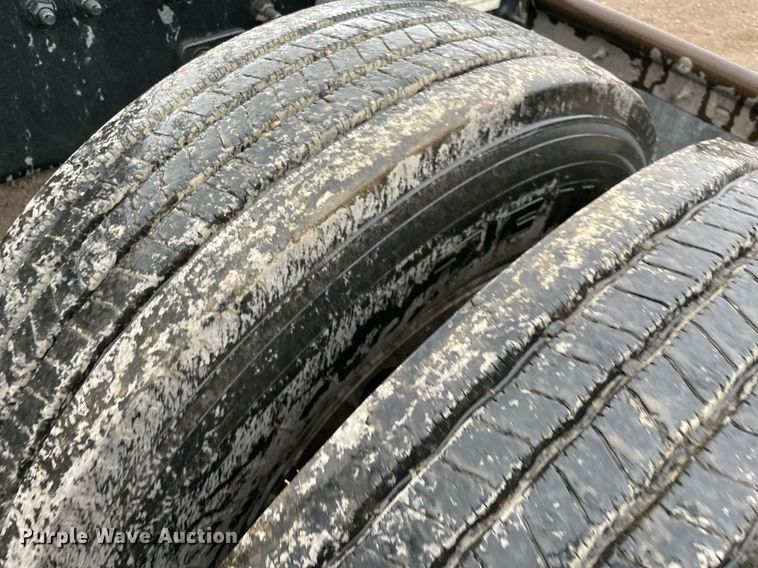 image for item NY9878 2018 Freightliner Cascadia 125  semi truck