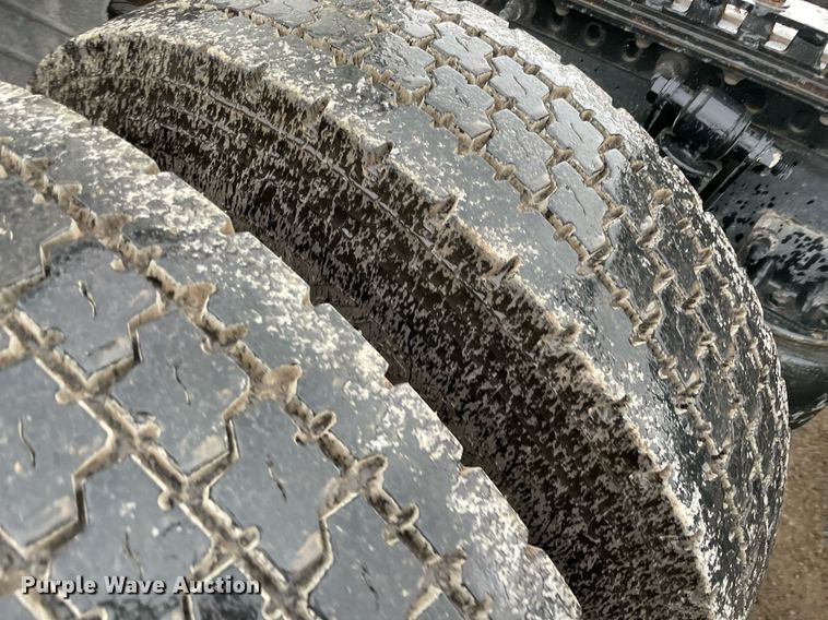 image for item NY9878 2018 Freightliner Cascadia 125  semi truck