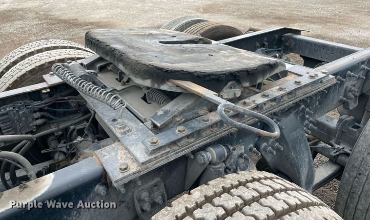 image for item NY9879 2018 Freightliner Cascadia 125  semi truck