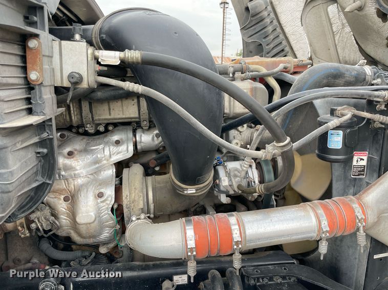 image for item NY9879 2018 Freightliner Cascadia 125  semi truck