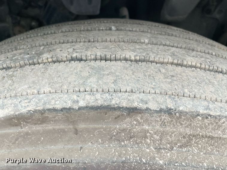 image for item NY9879 2018 Freightliner Cascadia 125  semi truck