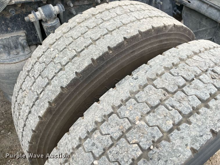 image for item NY9879 2018 Freightliner Cascadia 125  semi truck