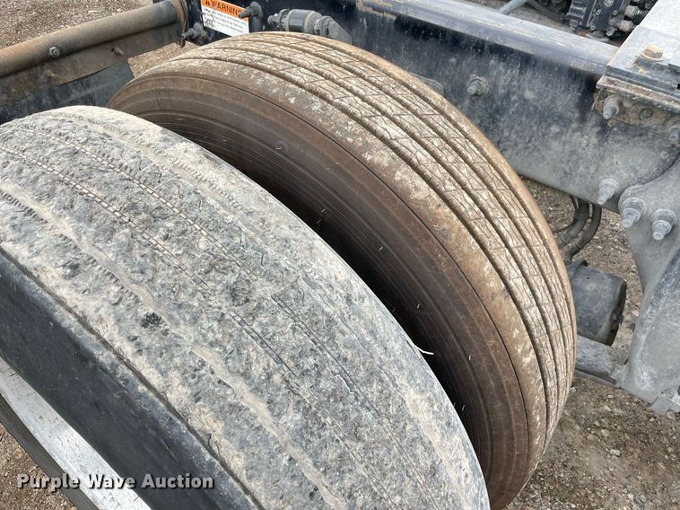 image for item NY9879 2018 Freightliner Cascadia 125  semi truck