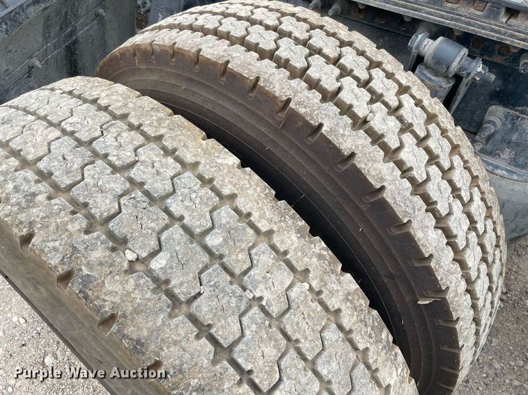 image for item NY9879 2018 Freightliner Cascadia 125  semi truck