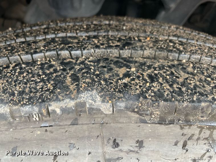 image for item NY9880 2015 Freightliner Cascadia 125  semi truck