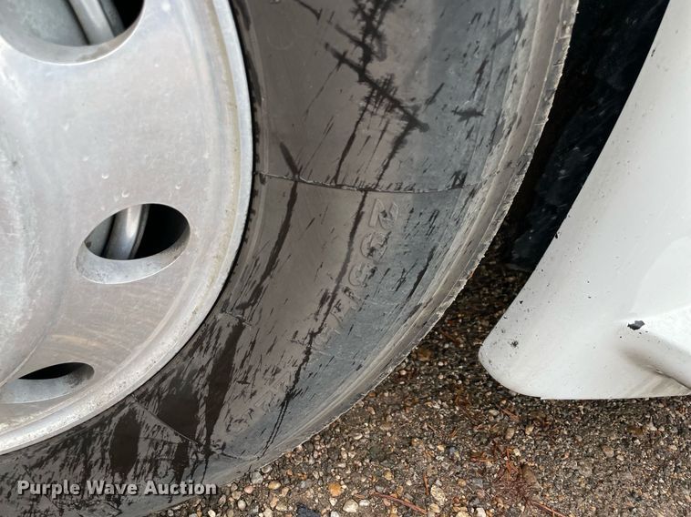 image for item NY9880 2015 Freightliner Cascadia 125  semi truck