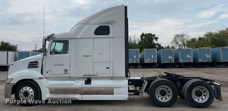 image for item NY9881 2016 Western Star 5700XE  semi truck
