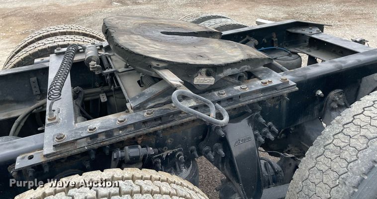 image for item NY9881 2016 Western Star 5700XE  semi truck