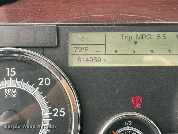 image for item NY9881 2016 Western Star 5700XE  semi truck