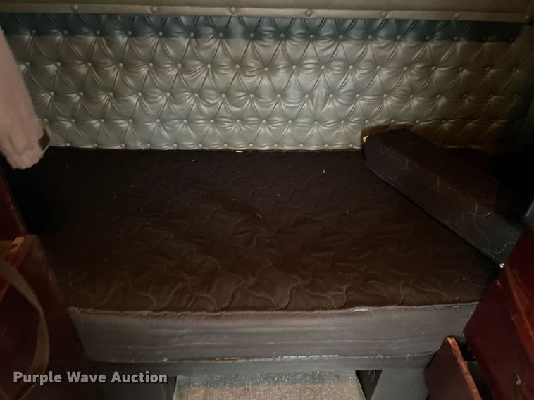 image for item NY9881 2016 Western Star 5700XE  semi truck