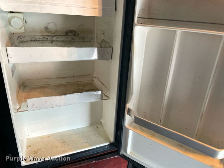 image for item NY9881 2016 Western Star 5700XE  semi truck