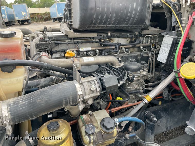 image for item NY9881 2016 Western Star 5700XE  semi truck