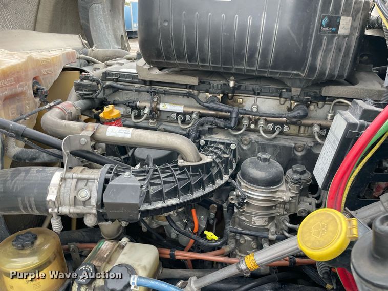 image for item NY9881 2016 Western Star 5700XE  semi truck