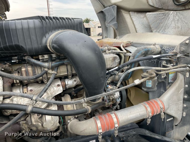 image for item NY9881 2016 Western Star 5700XE  semi truck