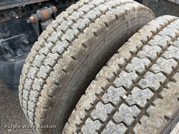 image for item NY9881 2016 Western Star 5700XE  semi truck