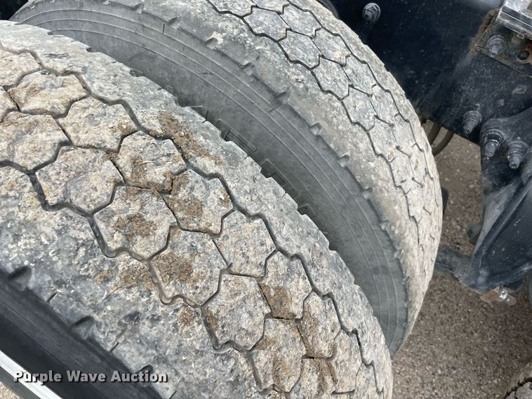 image for item NY9881 2016 Western Star 5700XE  semi truck