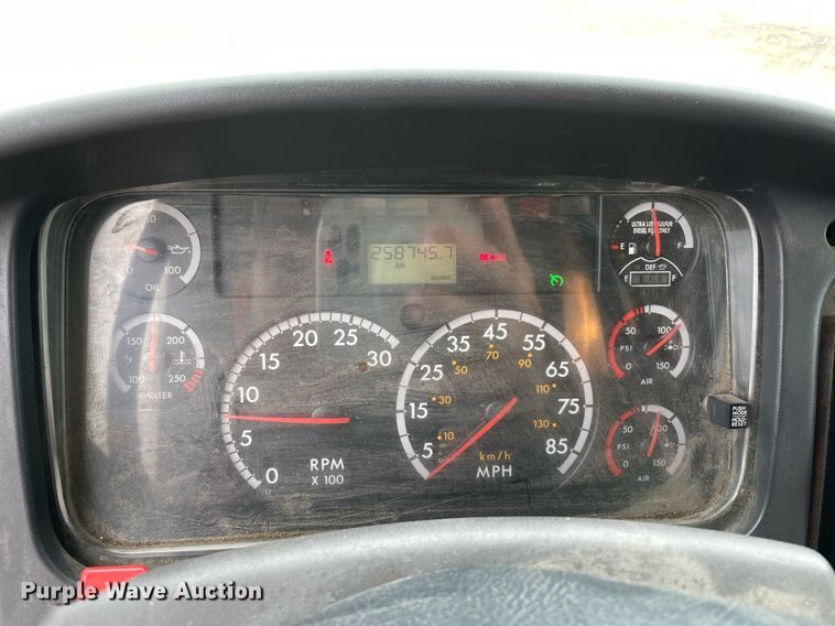 image for item NY9882 2012 Freightliner Business Class M2 106  box truck