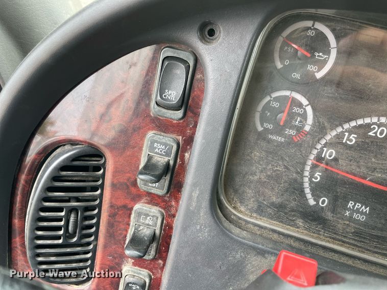 image for item NY9882 2012 Freightliner Business Class M2 106  box truck