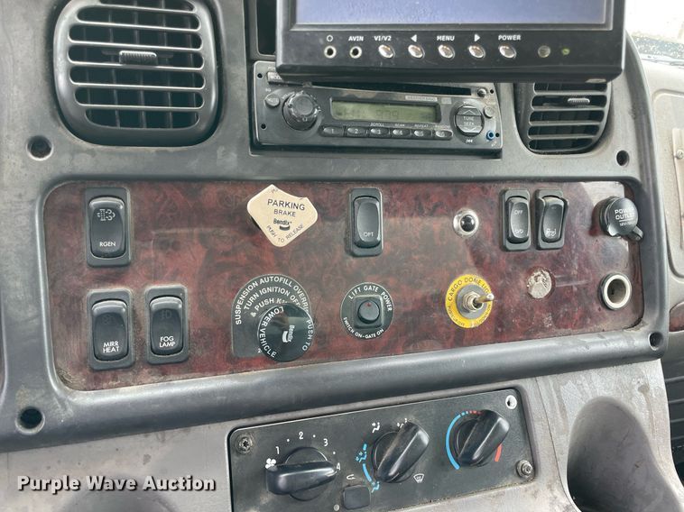 image for item NY9882 2012 Freightliner Business Class M2 106  box truck