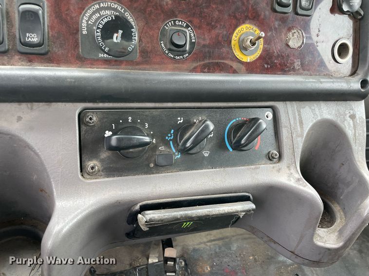 image for item NY9882 2012 Freightliner Business Class M2 106  box truck