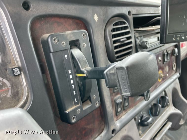 image for item NY9882 2012 Freightliner Business Class M2 106  box truck