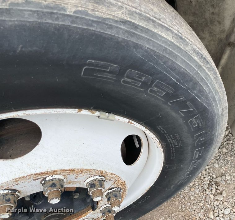 image for item NY9882 2012 Freightliner Business Class M2 106  box truck