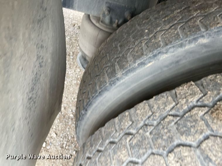 image for item NY9882 2012 Freightliner Business Class M2 106  box truck