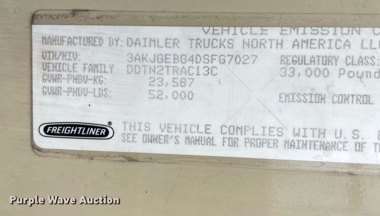 image for item NY9883 2013 Freightliner Cascadia 125  semi truck