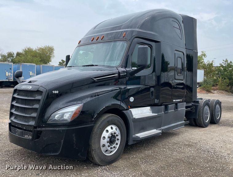 image for item NY9884 2018 Freightliner Cascadia 126SLP  semi truck