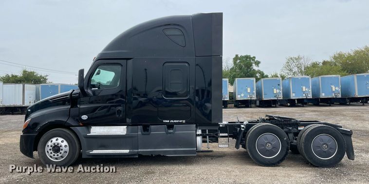 image for item NY9884 2018 Freightliner Cascadia 126SLP  semi truck