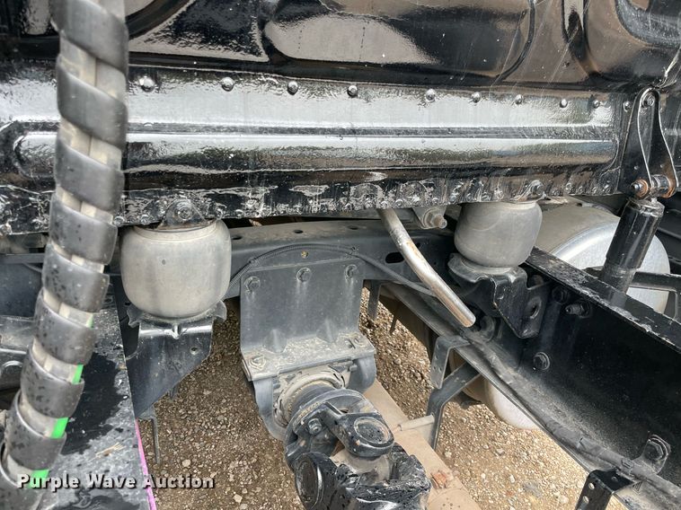 image for item NY9884 2018 Freightliner Cascadia 126SLP  semi truck