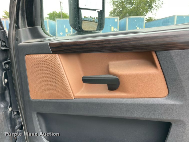 image for item NY9884 2018 Freightliner Cascadia 126SLP  semi truck