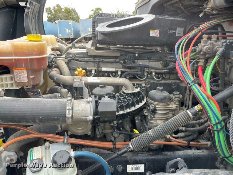 image for item NY9884 2018 Freightliner Cascadia 126SLP  semi truck