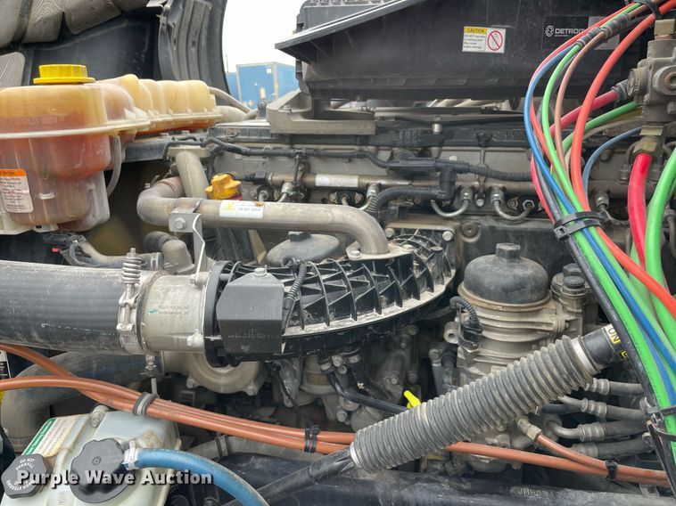 image for item NY9884 2018 Freightliner Cascadia 126SLP  semi truck