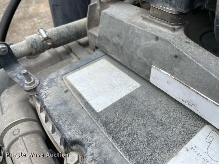 image for item NY9884 2018 Freightliner Cascadia 126SLP  semi truck