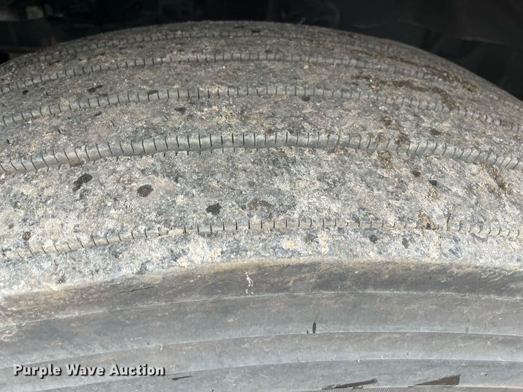 image for item NY9884 2018 Freightliner Cascadia 126SLP  semi truck