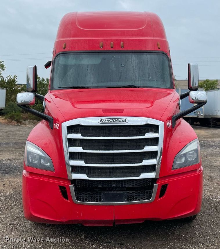 image for item NY9885 2018 Freightliner Cascadia 126SLP  semi truck