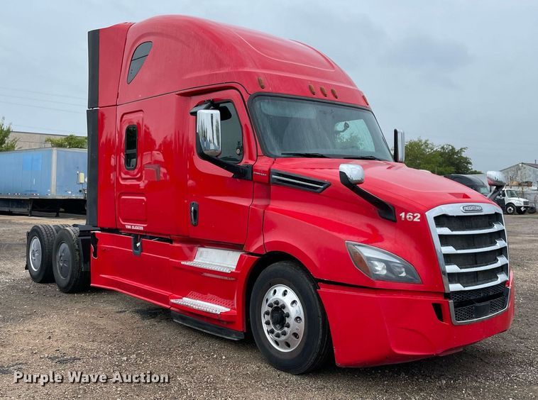 image for item NY9885 2018 Freightliner Cascadia 126SLP  semi truck