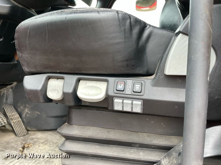 image for item NY9885 2018 Freightliner Cascadia 126SLP  semi truck