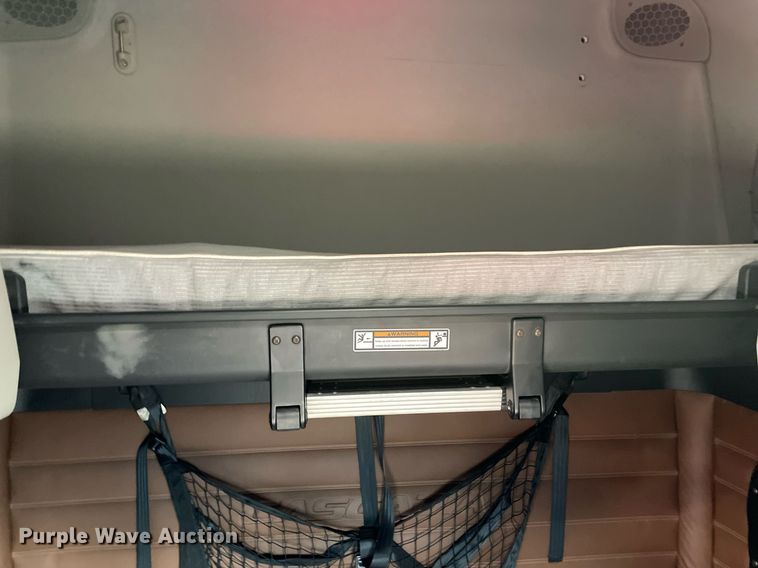 image for item NY9885 2018 Freightliner Cascadia 126SLP  semi truck