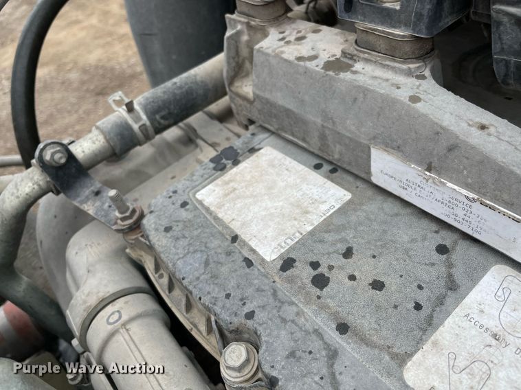 image for item NY9885 2018 Freightliner Cascadia 126SLP  semi truck