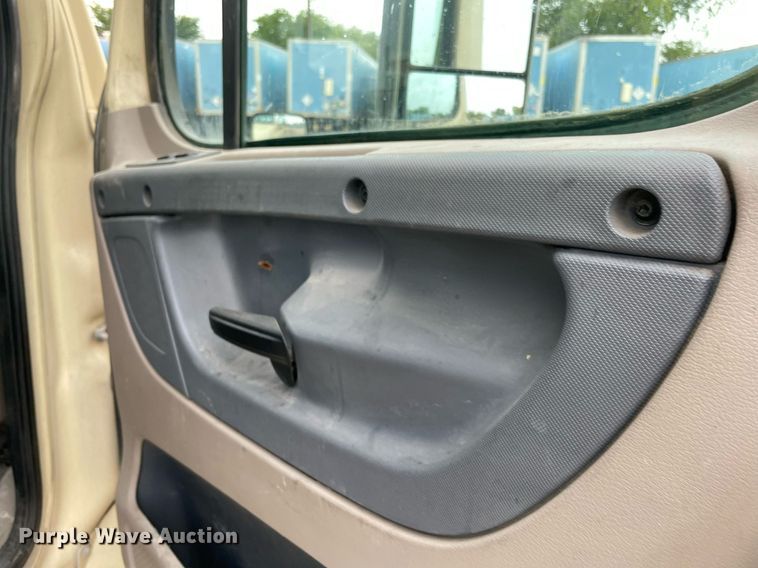 image for item NY9886 2014 Freightliner Cascadia 125  semi truck