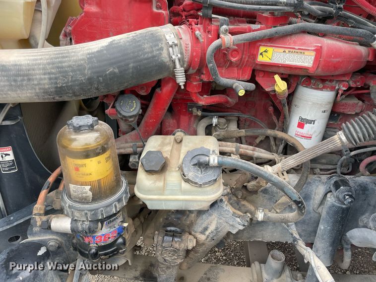 image for item NY9886 2014 Freightliner Cascadia 125  semi truck