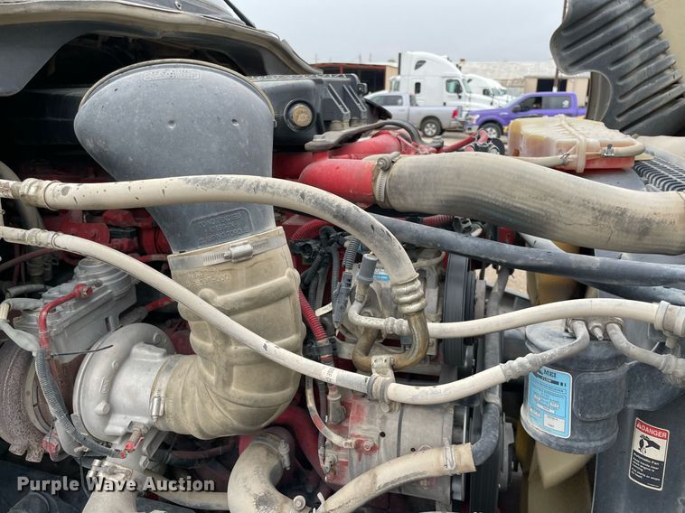 image for item NY9886 2014 Freightliner Cascadia 125  semi truck