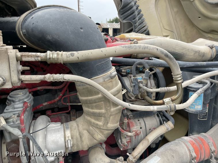 image for item NY9886 2014 Freightliner Cascadia 125  semi truck