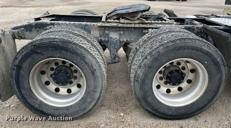 image for item NY9886 2014 Freightliner Cascadia 125  semi truck