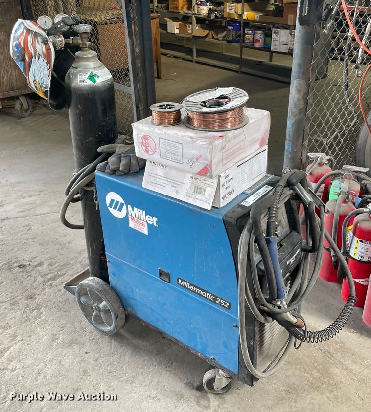 image for item NY9890 Miller Millermatic 252  welder
