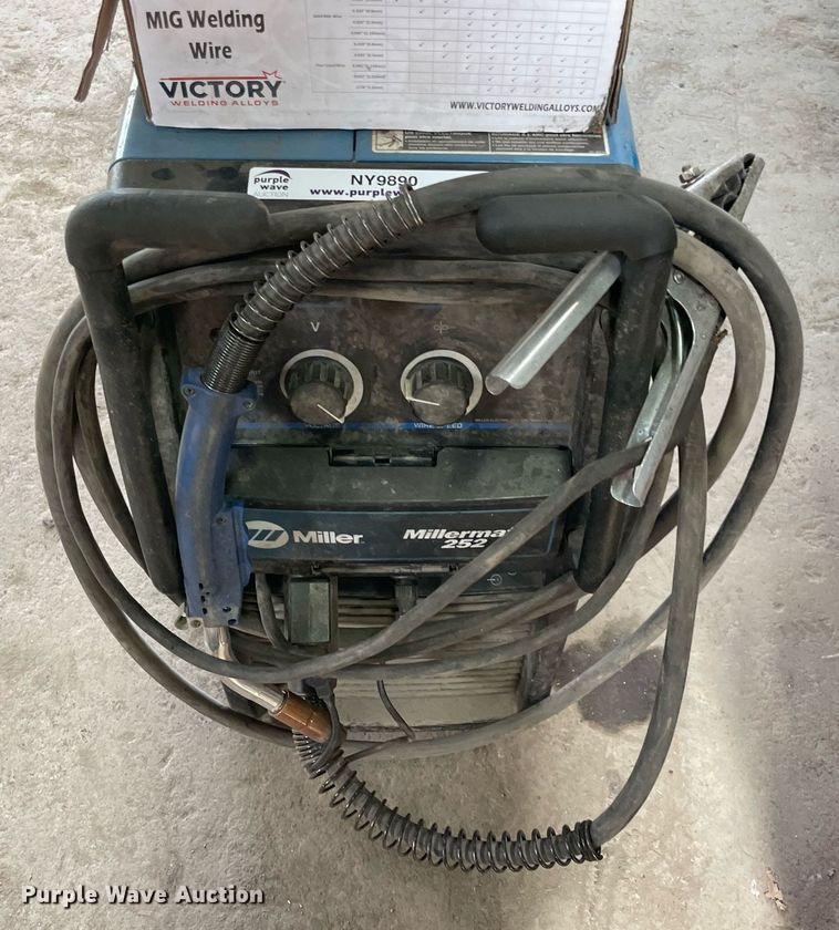 image for item NY9890 Miller Millermatic 252  welder